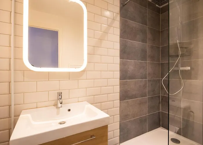 Terrasse - Telecabine 2min - Thermes 4min - Equipe דירה